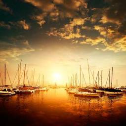 Fototapeta jachty i zachód słońca