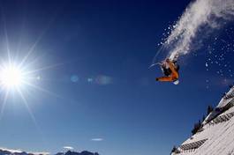 Fototapeta śnieg błękitne niebo snowboarder sporty zimowe