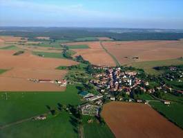 Naklejka łąka pole wioska wiejski francja