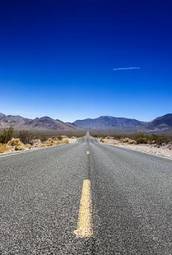 Plakat droga dolina transport krajobraz pustynia