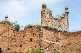 Obraz na płótnie the collapsed ruins of the old castle walls near lviv in ukraine