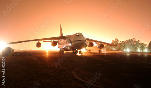 Obraz na płótnie noc samolot wyścig silnik odrzutowiec