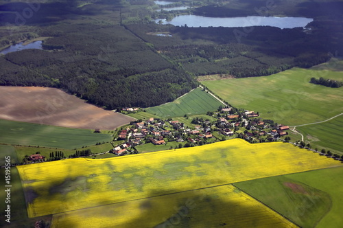 Obraz na płótnie pole wioska las krajobraz