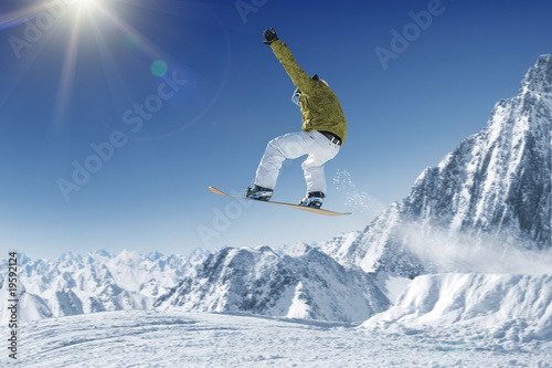 Naklejka narciarz góra mężczyzna śnieg