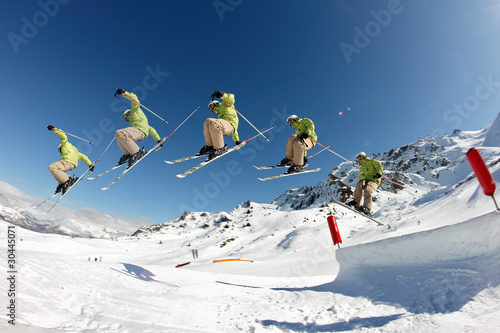 Naklejka sport narciarz sporty zimowe góra ruch