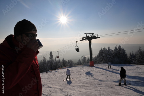 Naklejka śnieg słońce sport napój