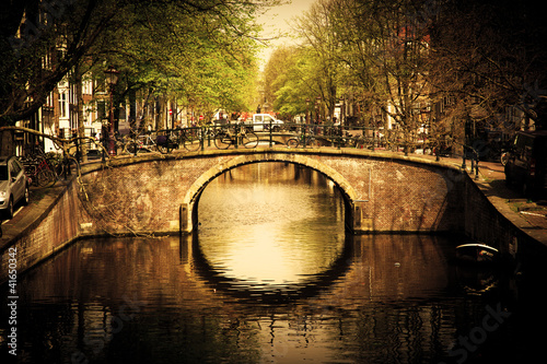 Plakat Romantyczny most na kanale, Amsterdam