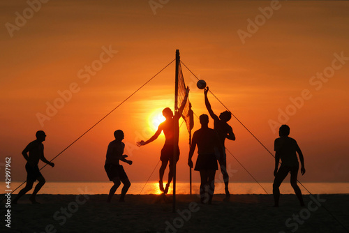 Fotoroleta plaża ćwiczenie piłka ludzie piękny