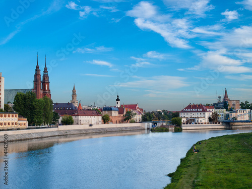 Obraz na płótnie kościół katedra niebo trawa miasto