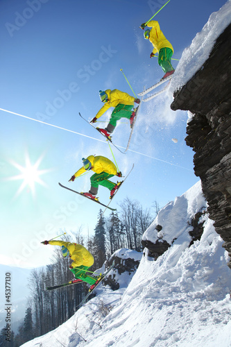 Naklejka narty niebo sport snowboarder mężczyzna