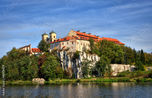 Plakat stary klasztor obraz wisła drzewa