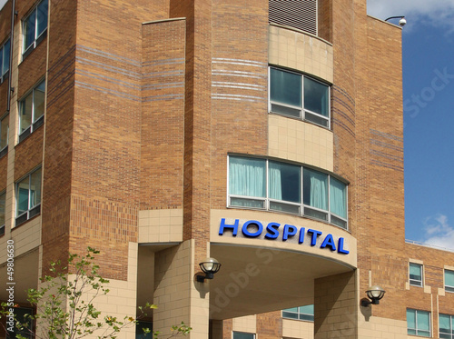 Naklejka fasada znak zewnętrzny szpital