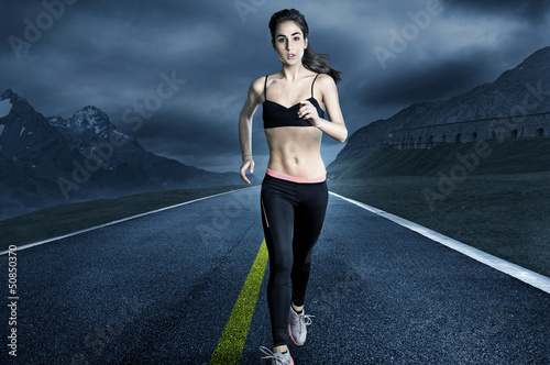 Plakat sportowy noc droga fitness jogging