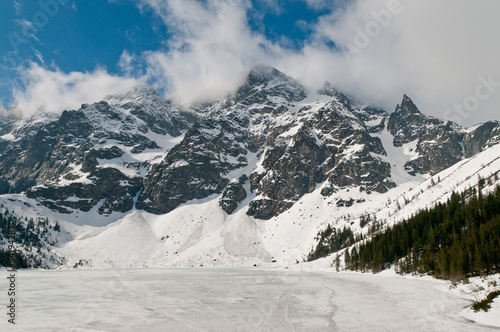 Obraz na płótnie pejzaż jezioro morskie oko tatry śnieg