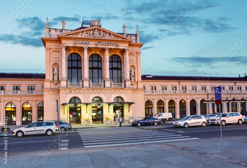 Naklejka miejski zmierzch architektura europa samochód