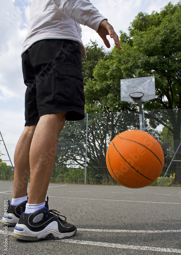 Fotoroleta park sport mężczyzna drzewa piłka