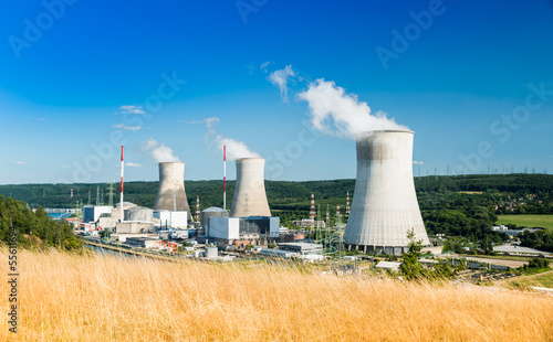 Fotoroleta elektrownia radioaktywność energia jądrowa