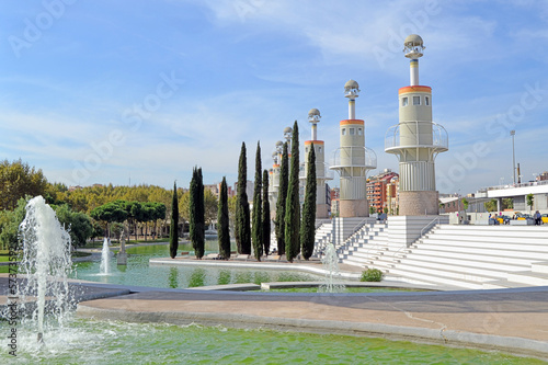 Plakat woda barcelona hiszpania kolumna parku