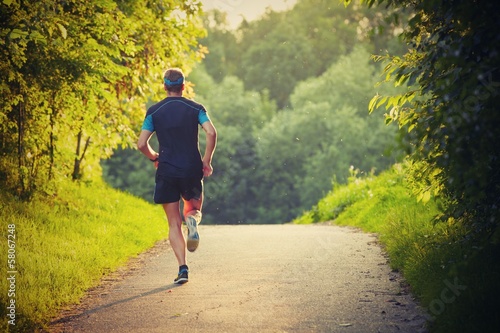 Fototapeta jogging lekkoatletka park las lato