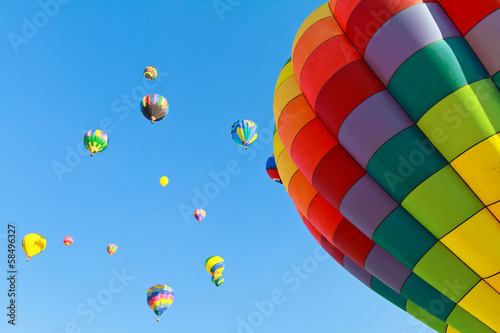 Naklejka błękitne niebo balon transport sport