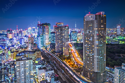 Plakat noc miejski tokio nowoczesny krajobraz