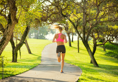 Fotoroleta fitness ciało park lato sport