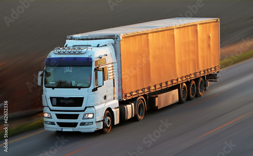 Fototapeta ciężarówka pejzaż natura transport