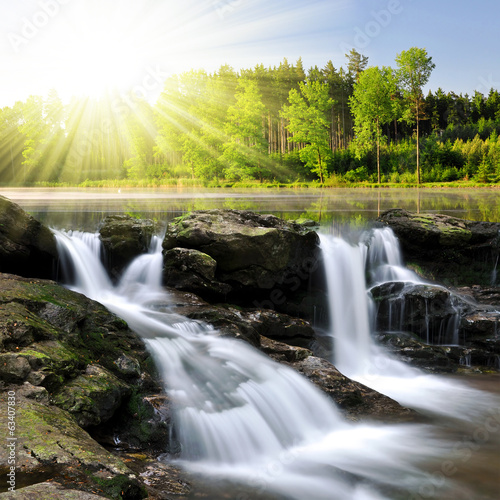 Obraz na płótnie kaskada lato dziki strumyk wodospad