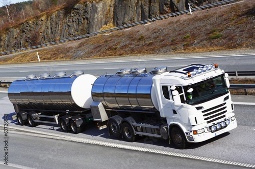 Naklejka autostrada olej droga transport