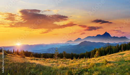 Fotoroleta góra trawa wieś słońce