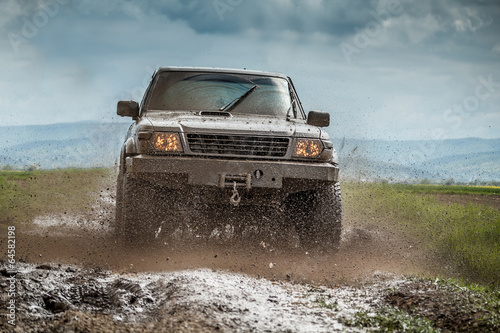 Plakat sport offroad ludzie działalność