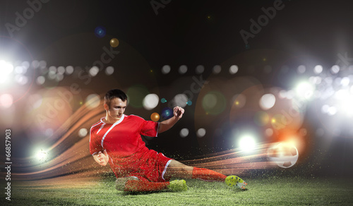 Plakat mężczyzna piłkarz noc piłka nożna sport
