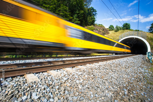 Obraz na płótnie perspektywa lokomotywa wagon tunel