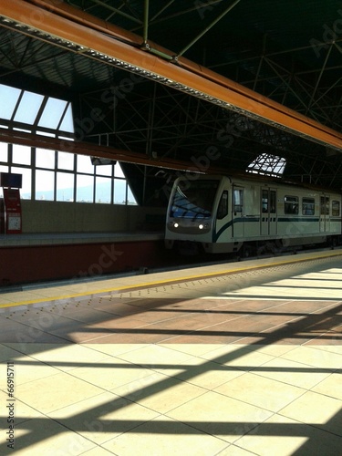 Naklejka peron metro architektura miejski