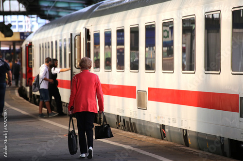 Plakat stacja kolejowa emeryturę kolejowych środki transportu podróż