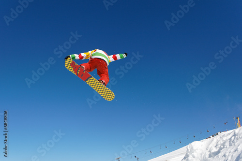 Plakat snowboarder zabawa snowboard alpy akt