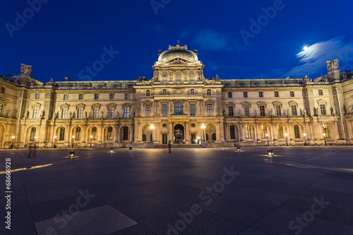 Fotoroleta muzeum sztuka piramida zamek