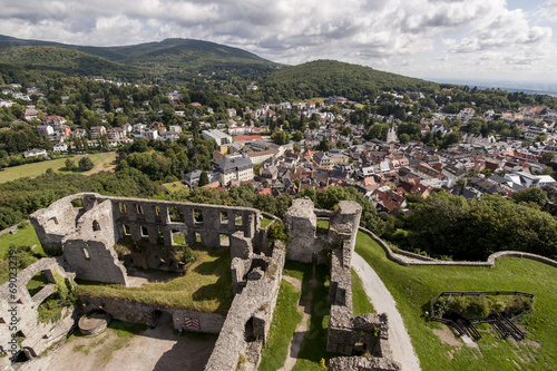 Naklejka zamek miasto krajobraz trawa