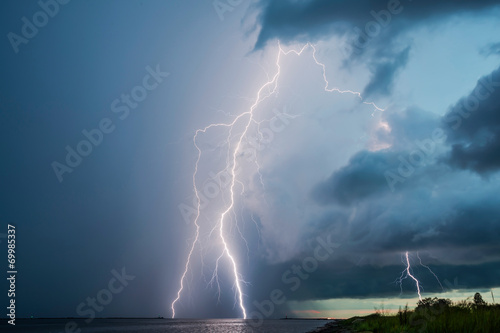 Fototapeta świeży fala brzeg