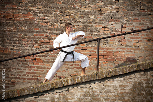 Fotoroleta mężczyzna stary sport sztuki walki kimono