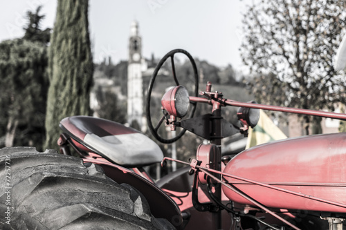 Naklejka rolnictwo traktor niebo stary
