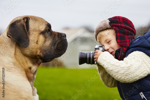 Naklejka Mały fotograf psów