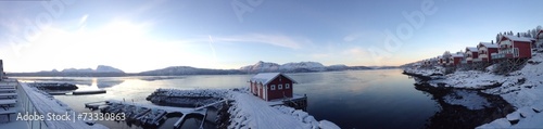 Plakat norwegia zatoka śnieg oceanu zimą