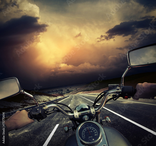 Obraz na płótnie sztorm transport motocykl droga