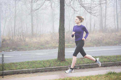 Plakat ruch kobieta wellnes jogging lekkoatletka