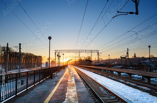 Fotoroleta pejzaż śnieg widok niebo transport