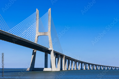 Obraz na płótnie morze nowoczesny most autostrada widok
