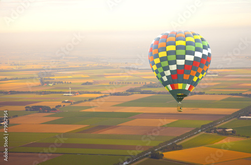 Naklejka pole widok lato sterowiec balon