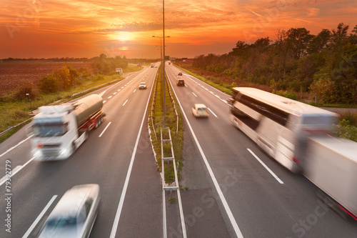 Naklejka słońce pejzaż autostrada