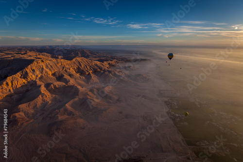 Fotoroleta niebo balon pejzaż góra egipt
